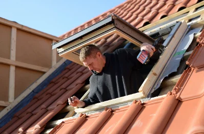 Pose de fenêtres de toit Velux à Fauguerolles